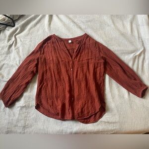Old Navy button front textured blouse, rust colored